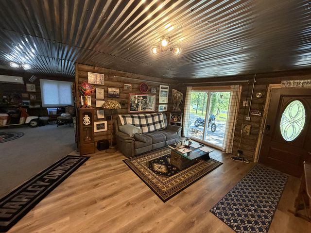 608 E Garden Farm Road, Rossville, GA 30741