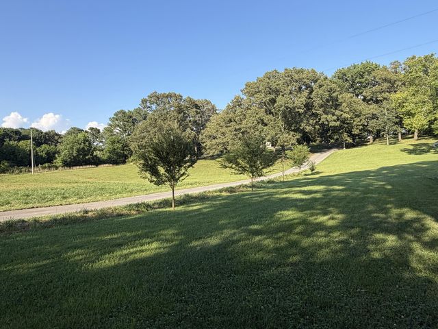 608 E Garden Farm Road, Rossville, GA 30741