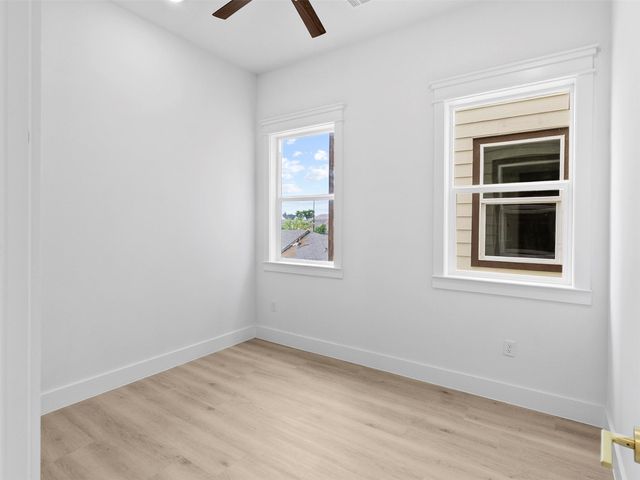 821 821 N Loop Center S 1, Houston, TX 77022