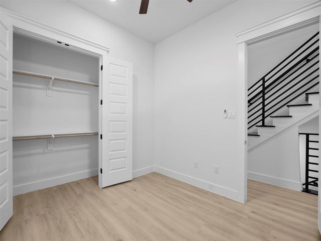 821 821 N Loop Center S 1, Houston, TX 77022