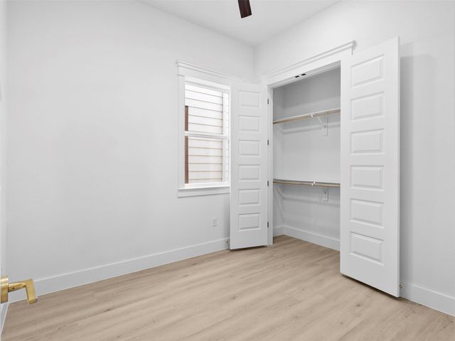 821 821 N Loop Center S 1, Houston, TX 77022