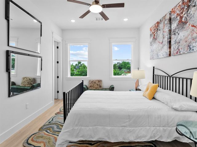 821 821 N Loop Center S 1, Houston, TX 77022