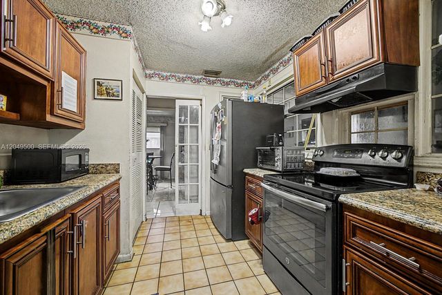 735 NW 8th Ct, Florida City, FL 33034