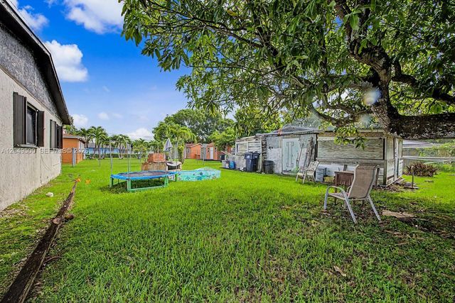 735 NW 8th Ct, Florida City, FL 33034