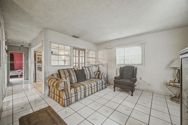 735 NW 8th Ct, Florida City, FL 33034