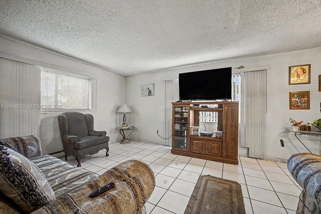 735 NW 8th Ct, Florida City, FL 33034
