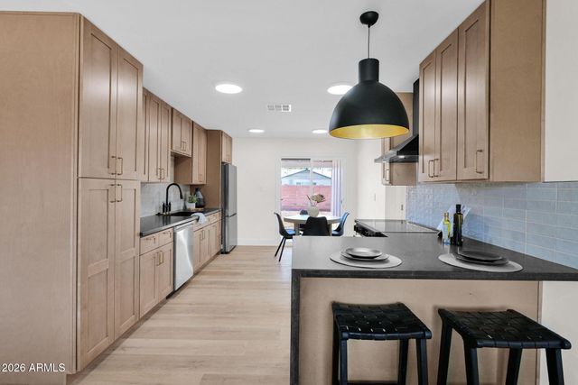 8713 E HUBBELL Street, Scottsdale, AZ 85257