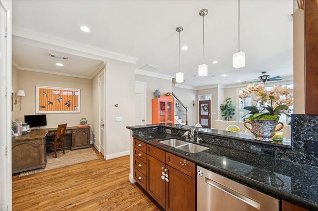 38 Riva Row, The Woodlands, TX 77380