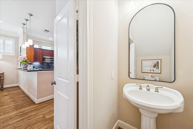 38 Riva Row, The Woodlands, TX 77380