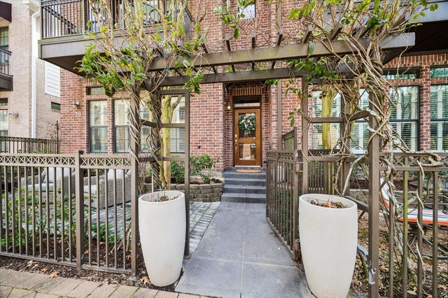 38 Riva Row, The Woodlands, TX 77380