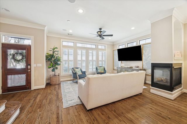 38 Riva Row, The Woodlands, TX 77380