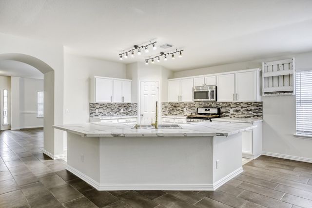 16919 Canyon Springs Lane, Friendswood, TX 77546