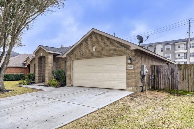 16919 Canyon Springs Lane, Friendswood, TX 77546