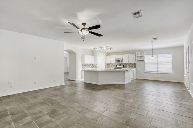 16919 Canyon Springs Lane, Friendswood, TX 77546