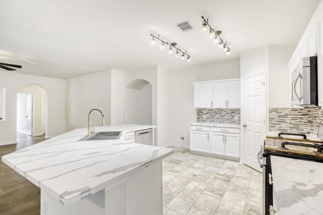 16919 Canyon Springs Lane, Friendswood, TX 77546