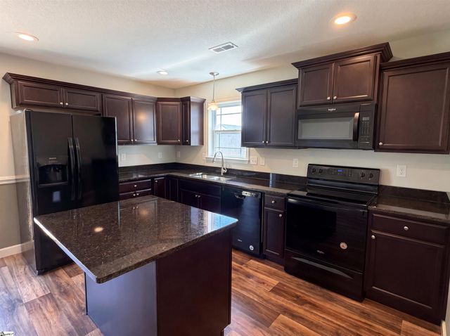 282 Highland Springs Loop, Inman, SC 29349