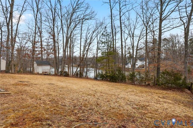 2106 Highland Dr, Powhatan, VA 23139