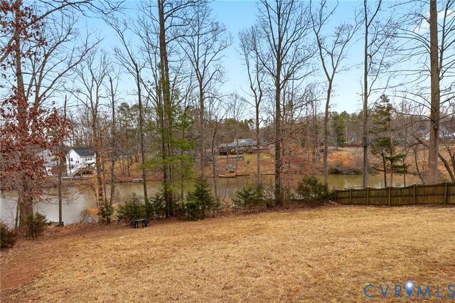 2106 Highland Dr, Powhatan, VA 23139