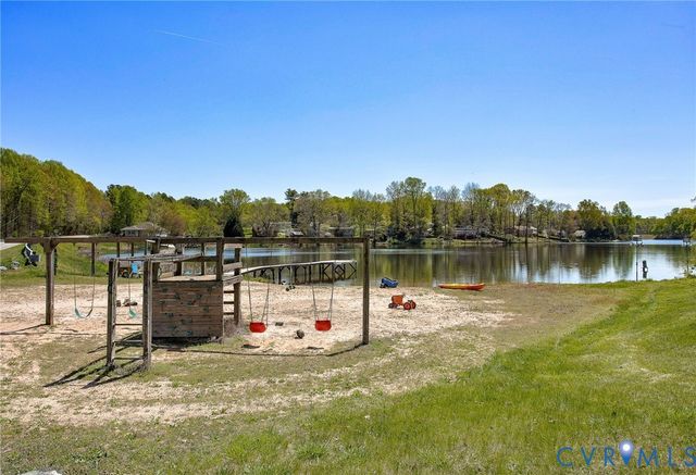 2106 Highland Dr, Powhatan, VA 23139