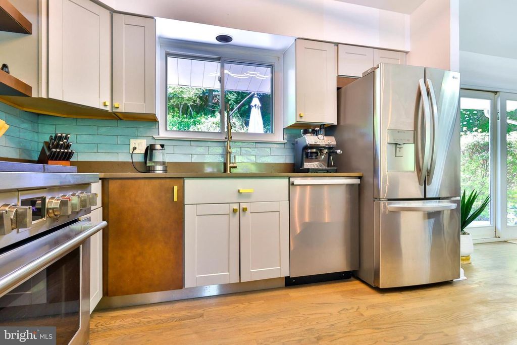 Image 12 of property listing at 1206 SARAH DR, Silver Spring, MD 20904
