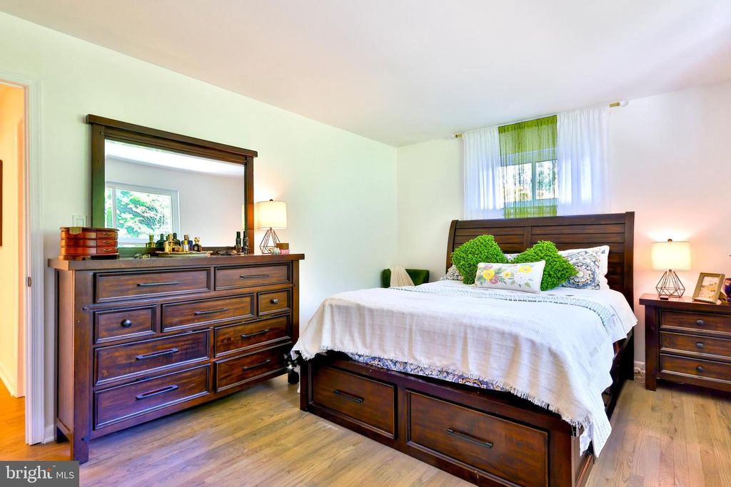 Image 16 of property listing at 1206 SARAH DR, Silver Spring, MD 20904