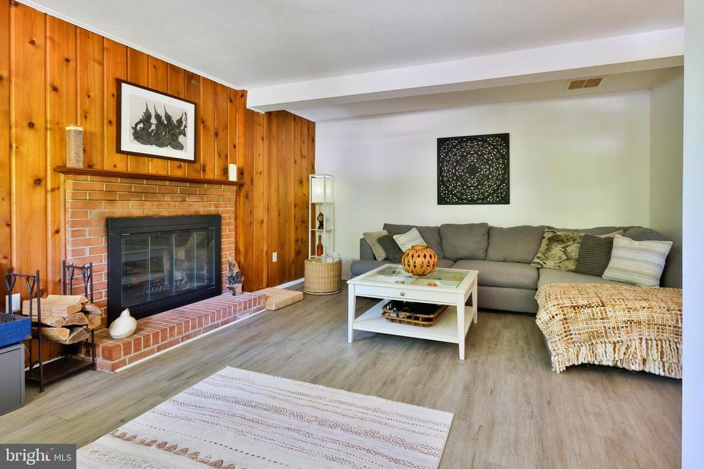 Image 36 of property listing at 1206 SARAH DR, Silver Spring, MD 20904