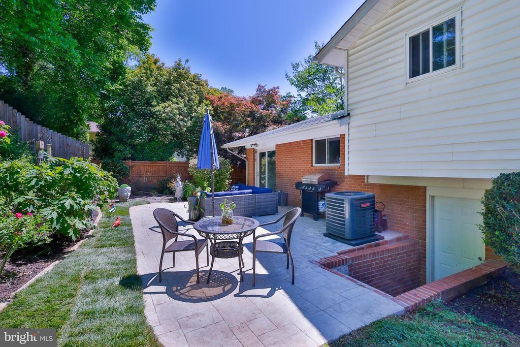 Image 44 of property listing at 1206 SARAH DR, Silver Spring, MD 20904