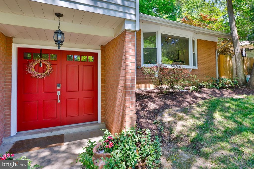 Image 60 of property listing at 1206 SARAH DR, Silver Spring, MD 20904