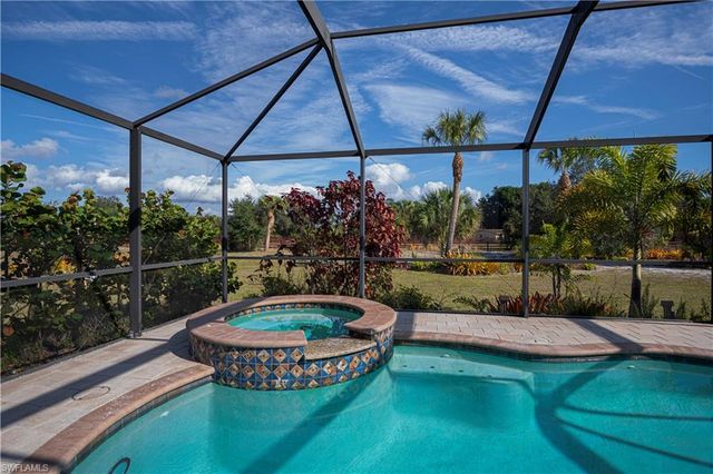 18110 Traverse DR, Alva, FL 33920