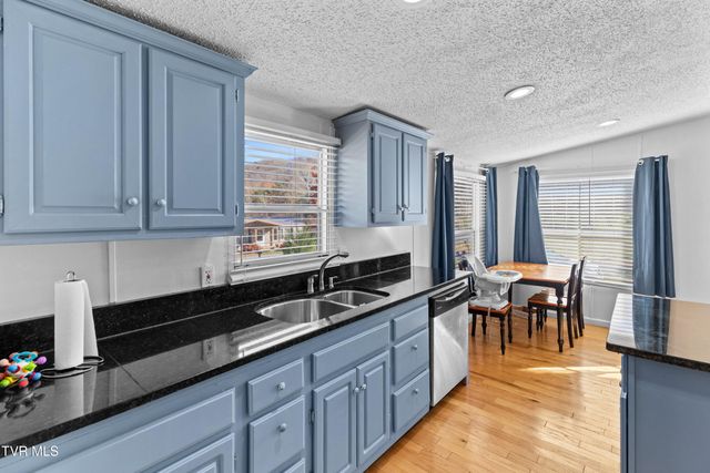 921 Rocky Summit Road, Bean Station, TN 37708