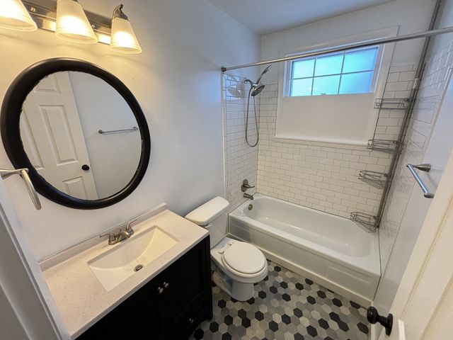 222 S Valley Rd, Hendersonville, TN 37075