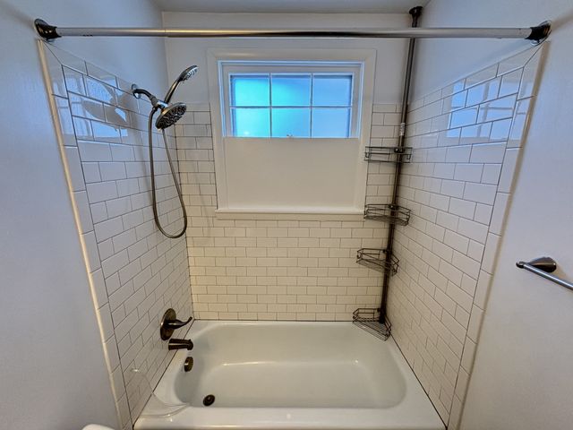 222 S Valley Rd, Hendersonville, TN 37075