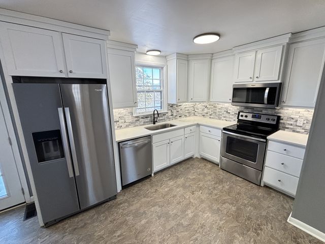 222 S Valley Rd, Hendersonville, TN 37075