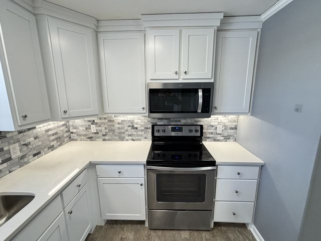 222 S Valley Rd, Hendersonville, TN 37075