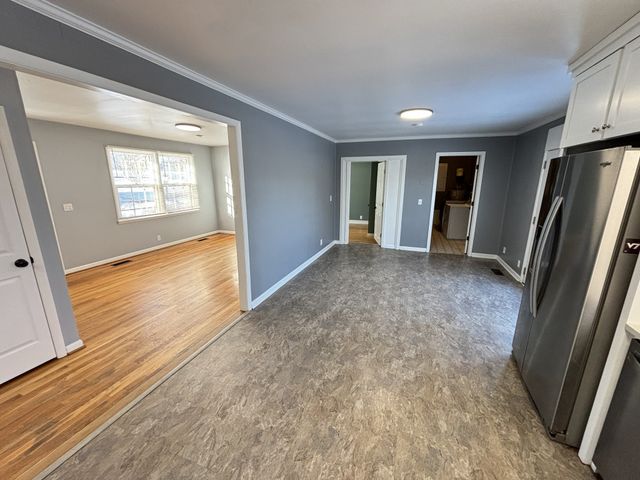 222 S Valley Rd, Hendersonville, TN 37075