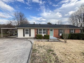 222 S Valley Rd, Hendersonville, TN 37075