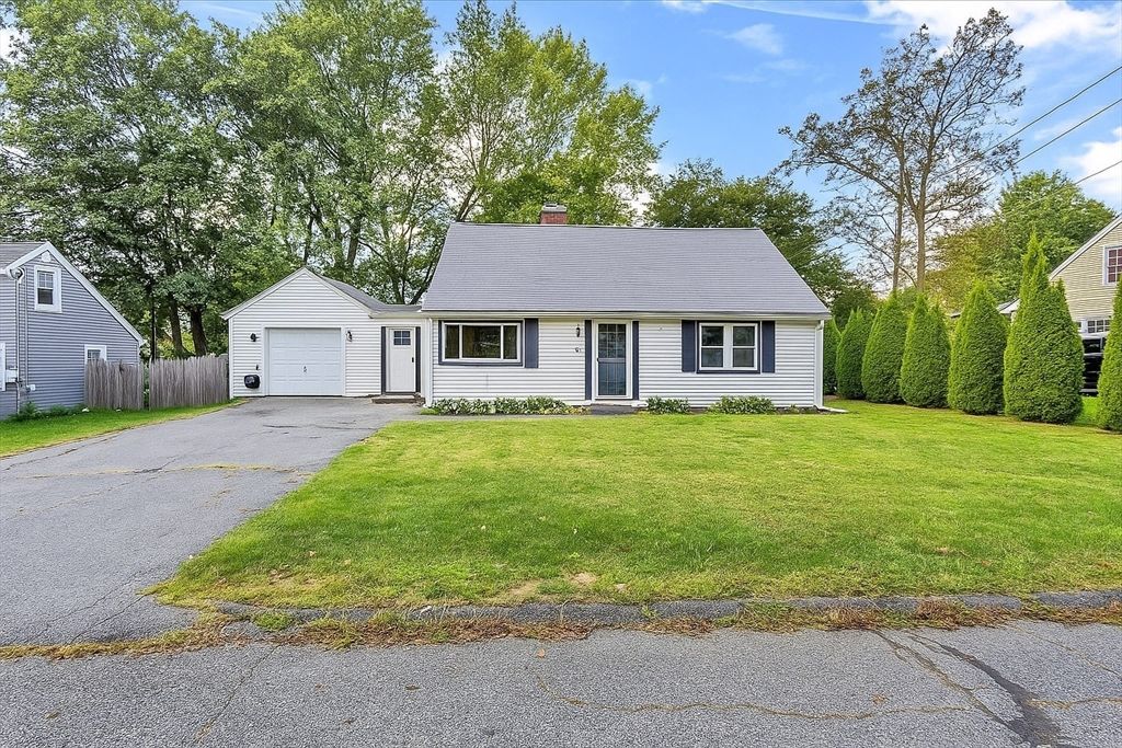 33 Shady Lane Ave, Shrewsbury, MA 01545