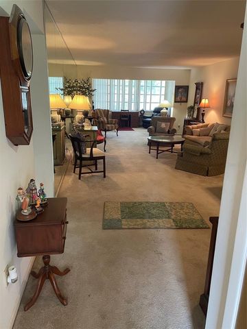 5880 38TH AVENUE N 308, St Petersburg, FL 33710