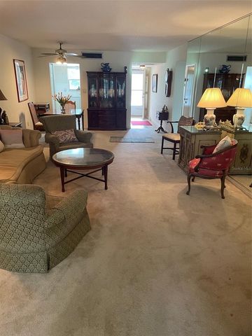 5880 38TH AVENUE N 308, St Petersburg, FL 33710