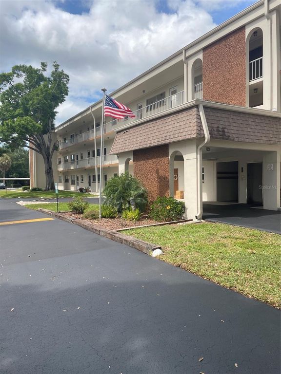 5880 38TH AVENUE N 308, St Petersburg, FL 33710