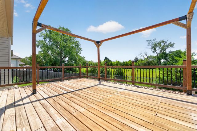 940 KEY Circle, Carter Lake, IA 51510
