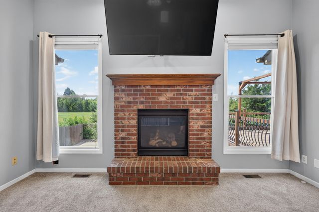940 KEY Circle, Carter Lake, IA 51510