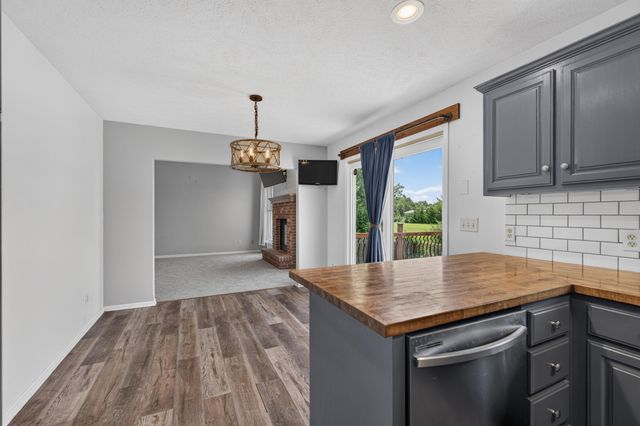 940 KEY Circle, Carter Lake, IA 51510