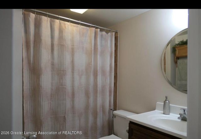 205 E Jolly Road 6, Lansing, MI 48910