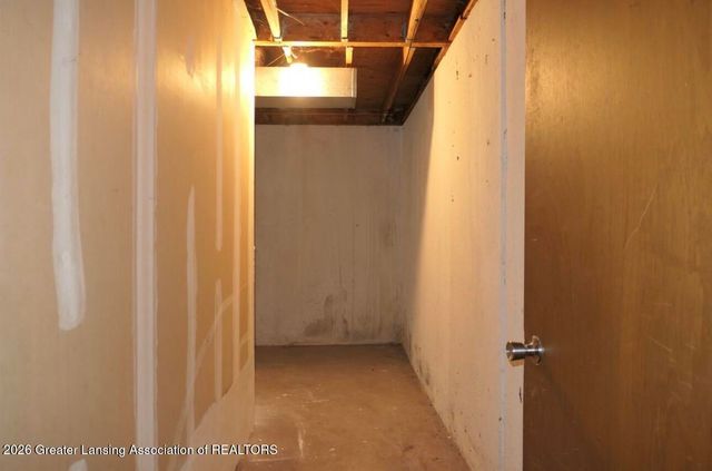 205 E Jolly Road 6, Lansing, MI 48910