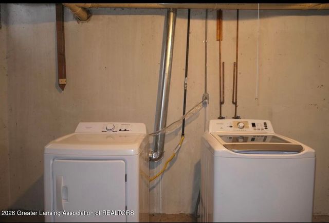 205 E Jolly Road 6, Lansing, MI 48910