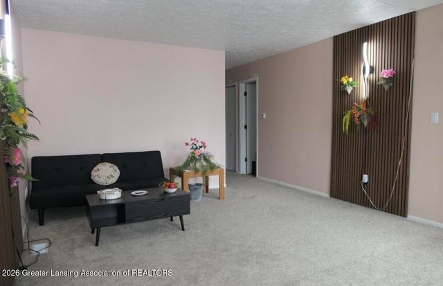 205 E Jolly Road 6, Lansing, MI 48910