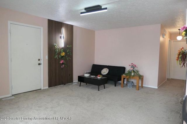 205 E Jolly Road 6, Lansing, MI 48910