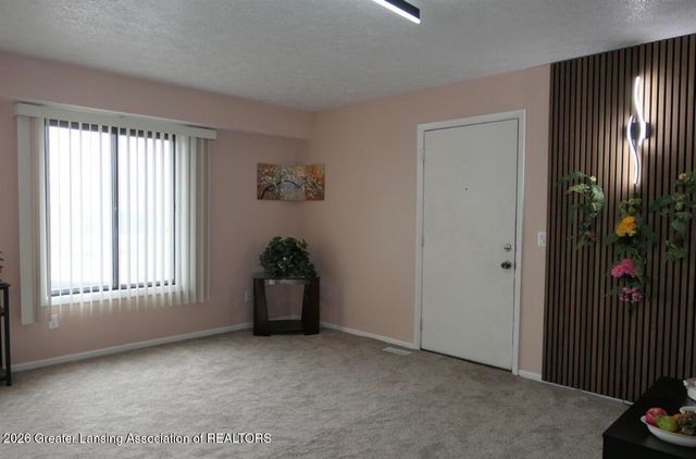 205 E Jolly Road 6, Lansing, MI 48910