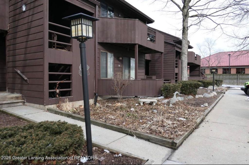 205 E Jolly Road 6, Lansing, MI 48910